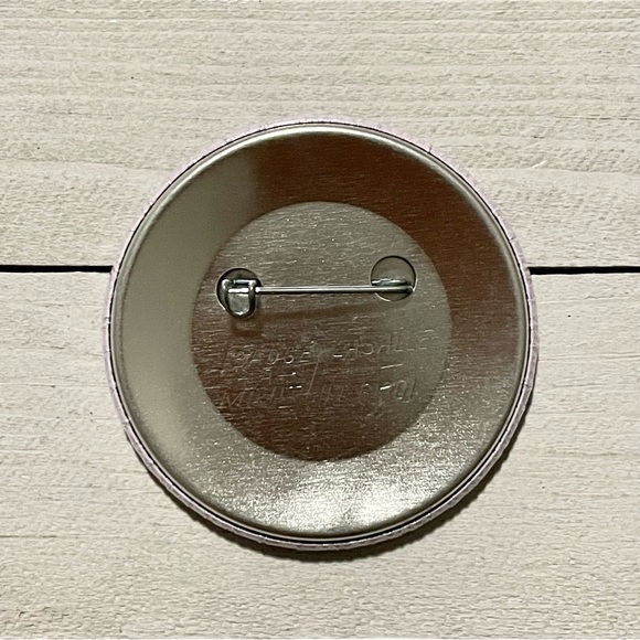 HAPPY EASTER Vintage Holiday Bunny Rabbit Pinback Button NEW - Picture 2 of 2